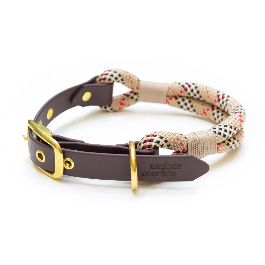 Halsband met vergulde gesp - Schots